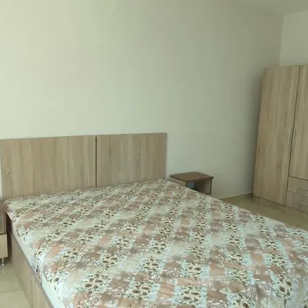 Dom-el Real 3 - Amerikana Apartment *