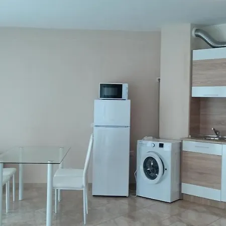 Dom-el Real 3 - Amerikana Apartment