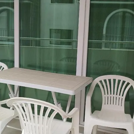 Dom-el Real 3 - Amerikana Apartment *