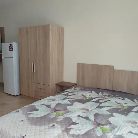 Dom-el Real 3 - Amerikana Apartment *