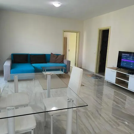 Dom-el Real 3 - Amerikana Apartment
