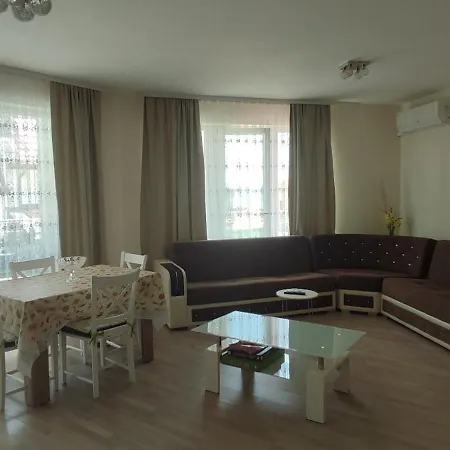 Dom-el Real 3 - Amerikana Apartment *